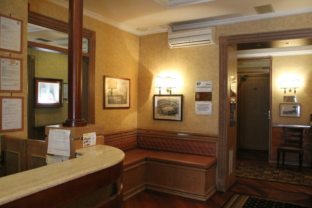 Фото Hotel Pomezia