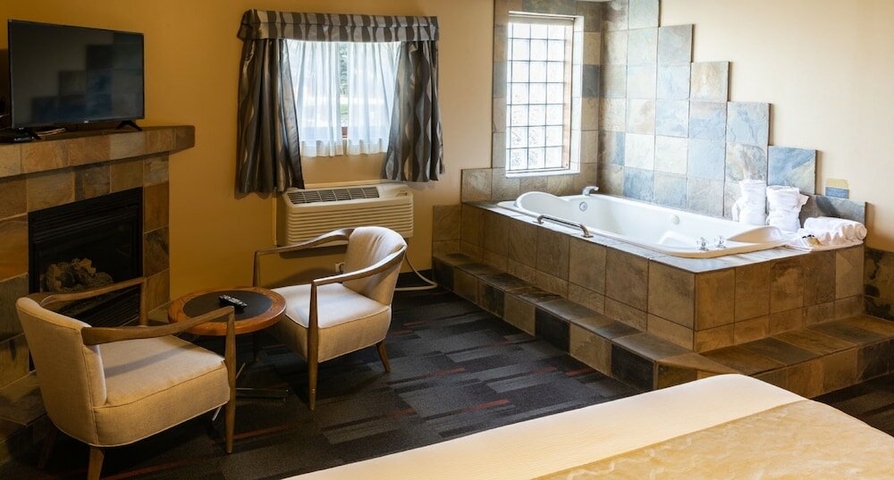 Фото Rundle Mountain Lodge