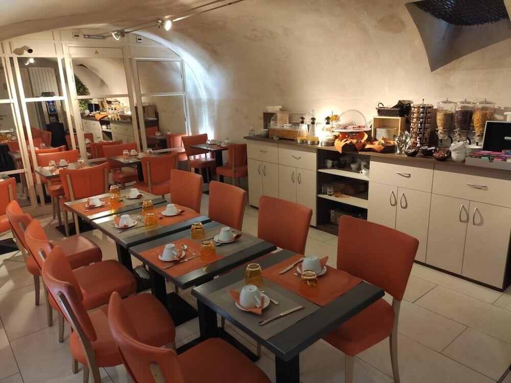 Фото Le Relais Saint Charles Paris