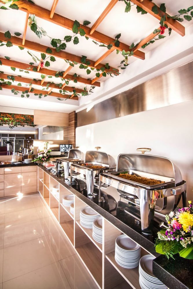 Фото The Tusita Hotel