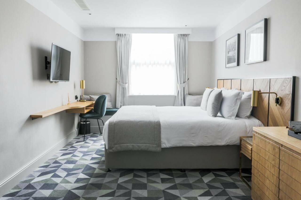 Фото Victory House Leicester Square