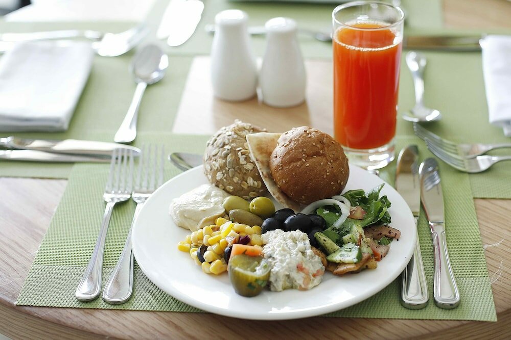 Фото Meneur Hotel