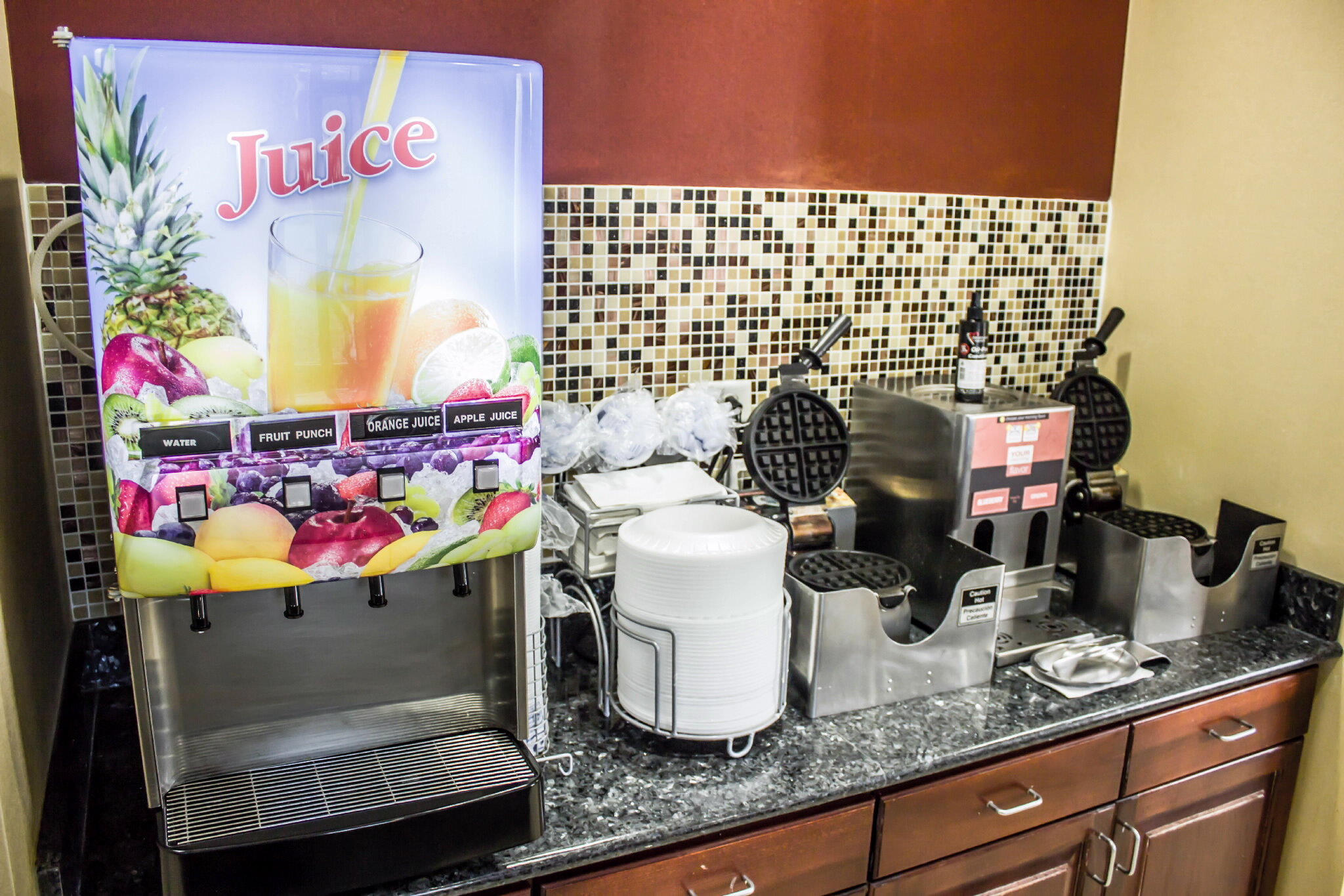 Фото Comfort Suites Orlando Airport