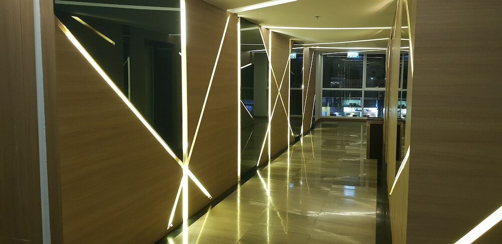 Фото The Vista Hotel