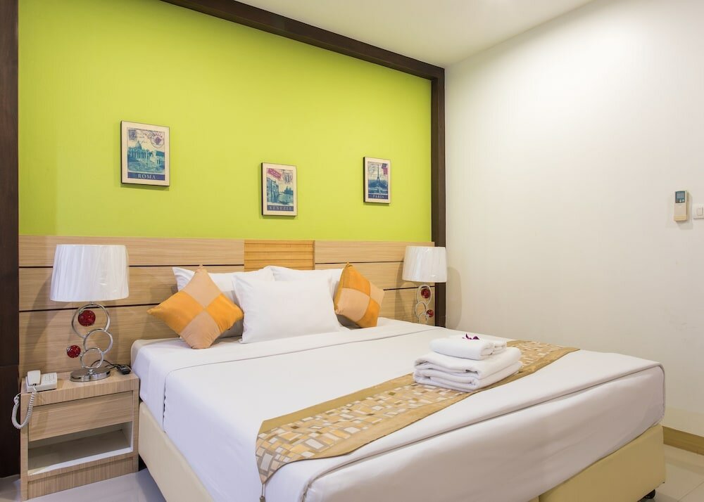 Фото The Legacy Hotel