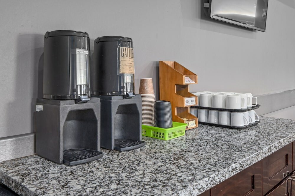 Фото Home Inn and Suites Regina Airport