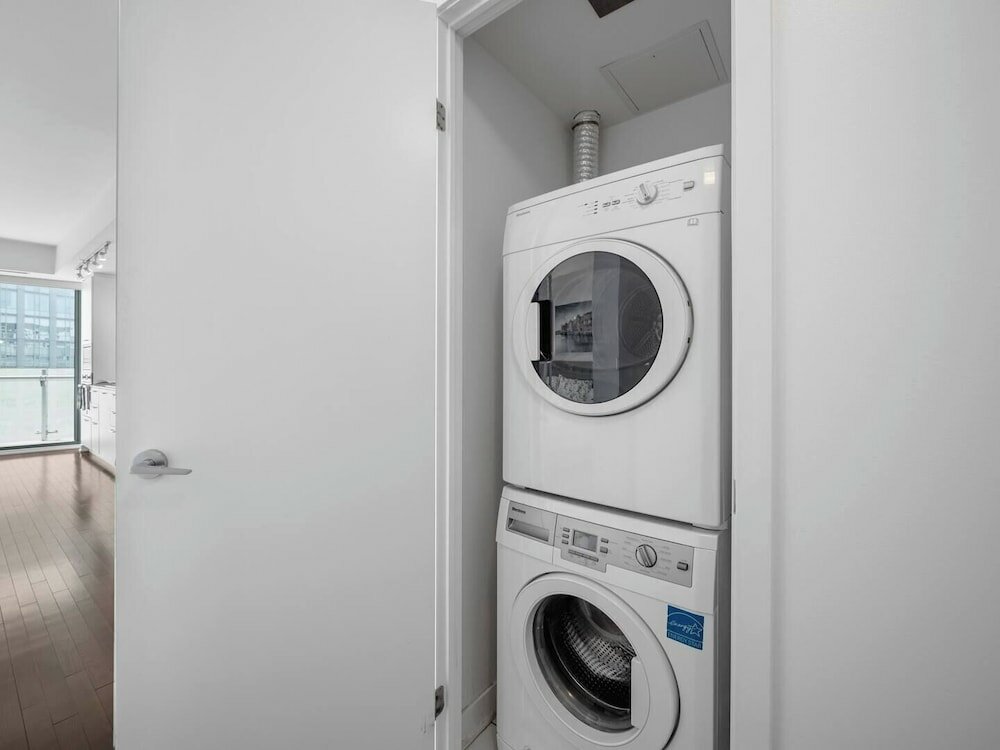 Фото The Harbour Toronto