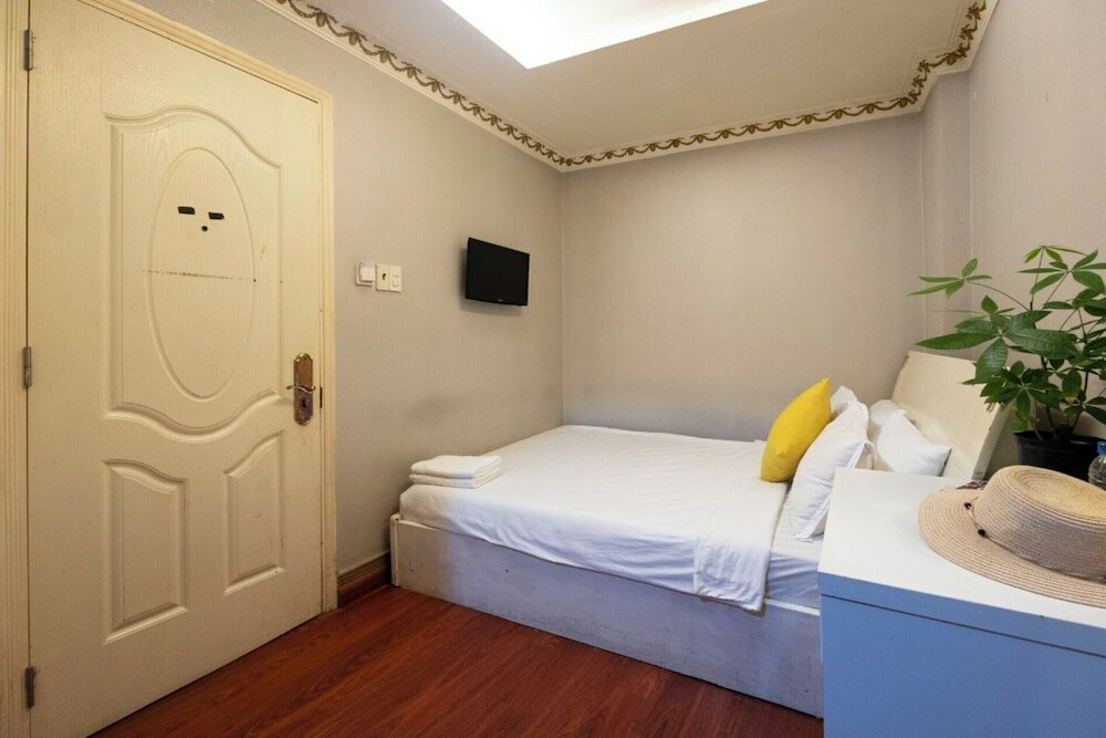 Фото Crowne Bui Vien Hotel