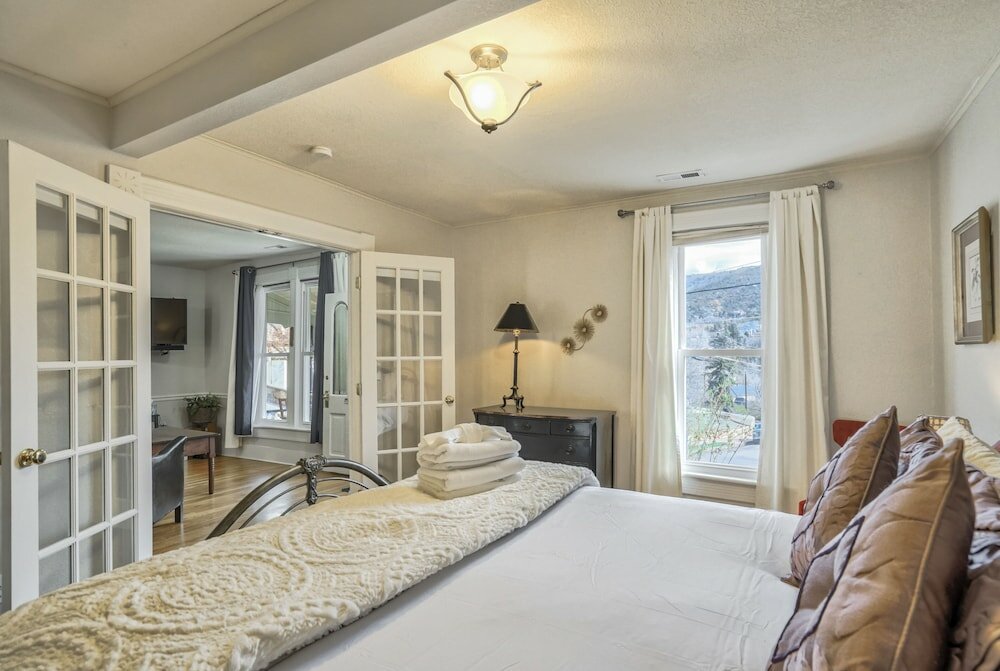 Фото Granite Grotto