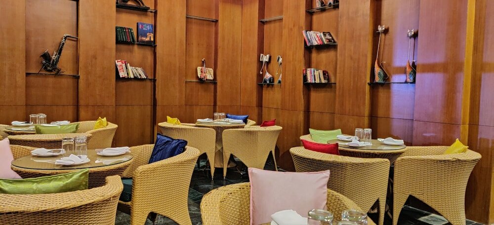 Фото Radiant Globus Hotel