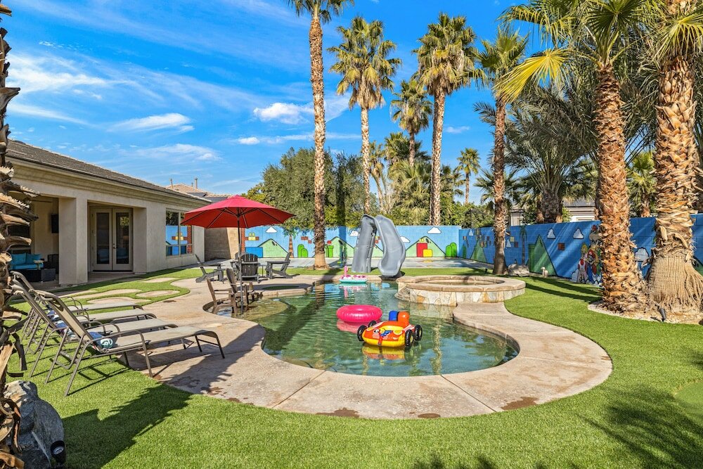 Фото Super Mario Hideout Desert Dream