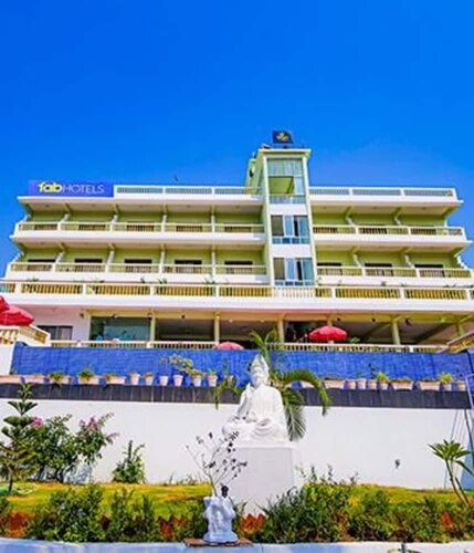 Гостиница Fabhotel Prime Sparv Aulakhs Resort в Мандреме