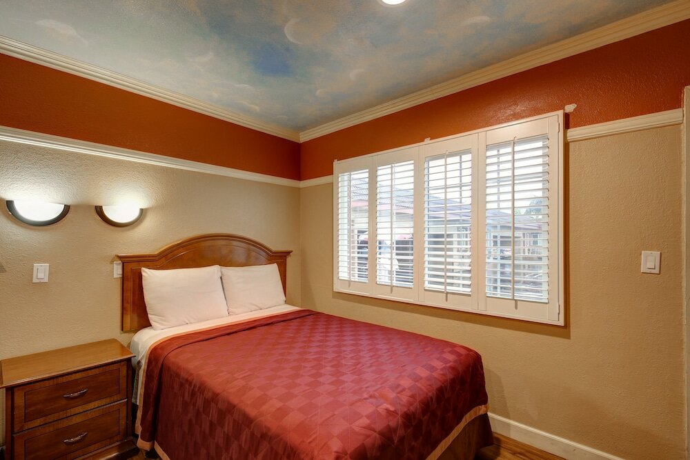 Фото Geneva Motel