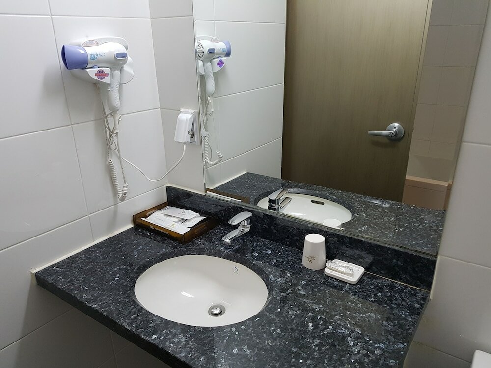 Фото Youngbin Hotel