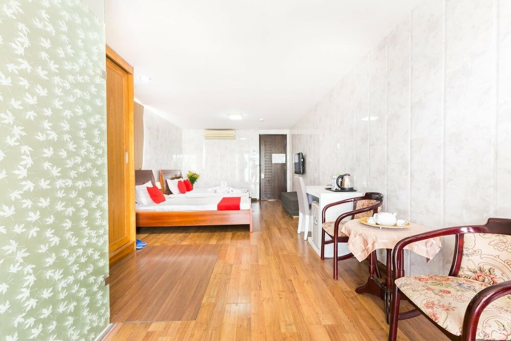 Фото Holiday Hotel