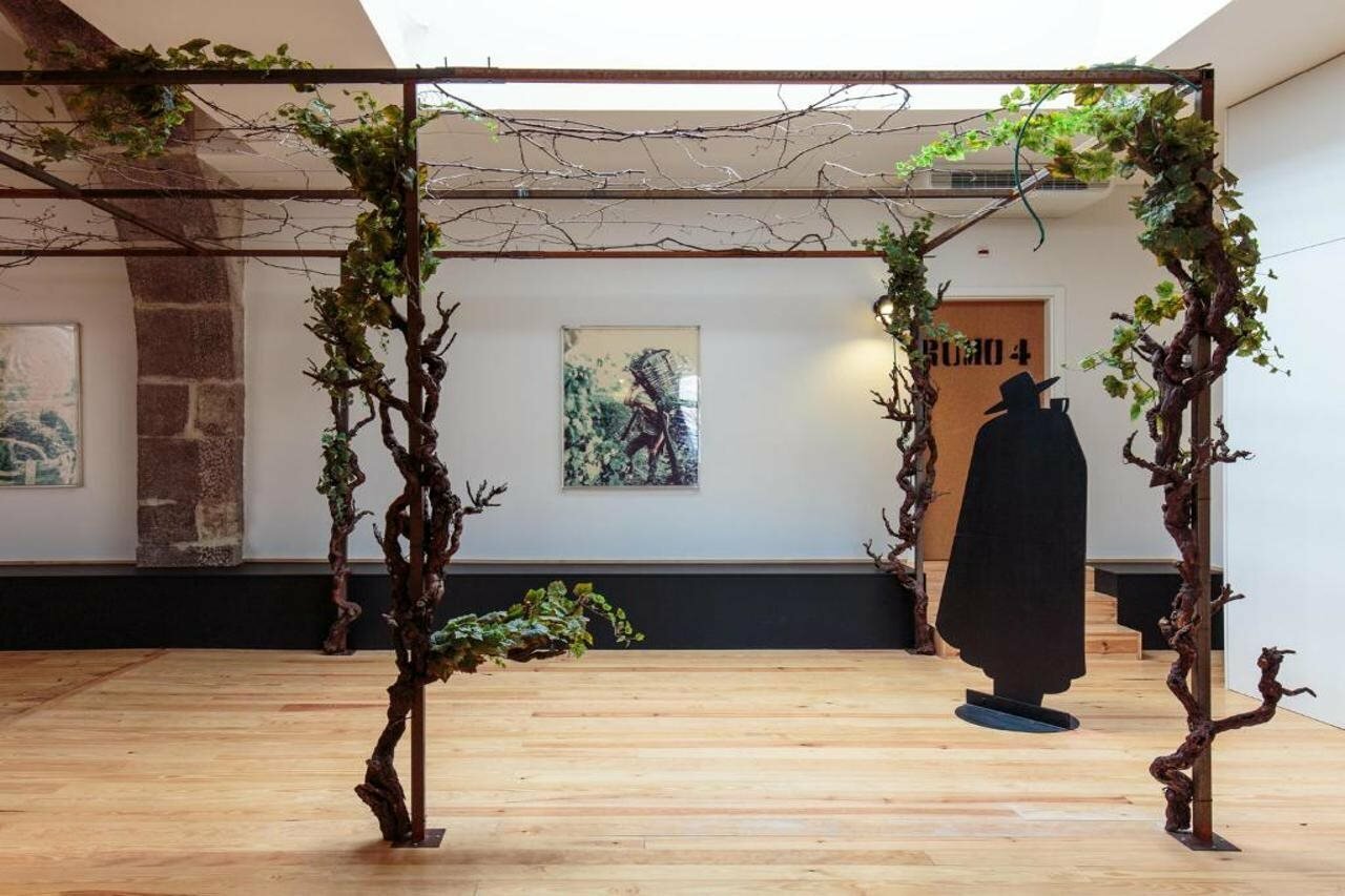 Фото The House of Sandeman Hostel & Suites