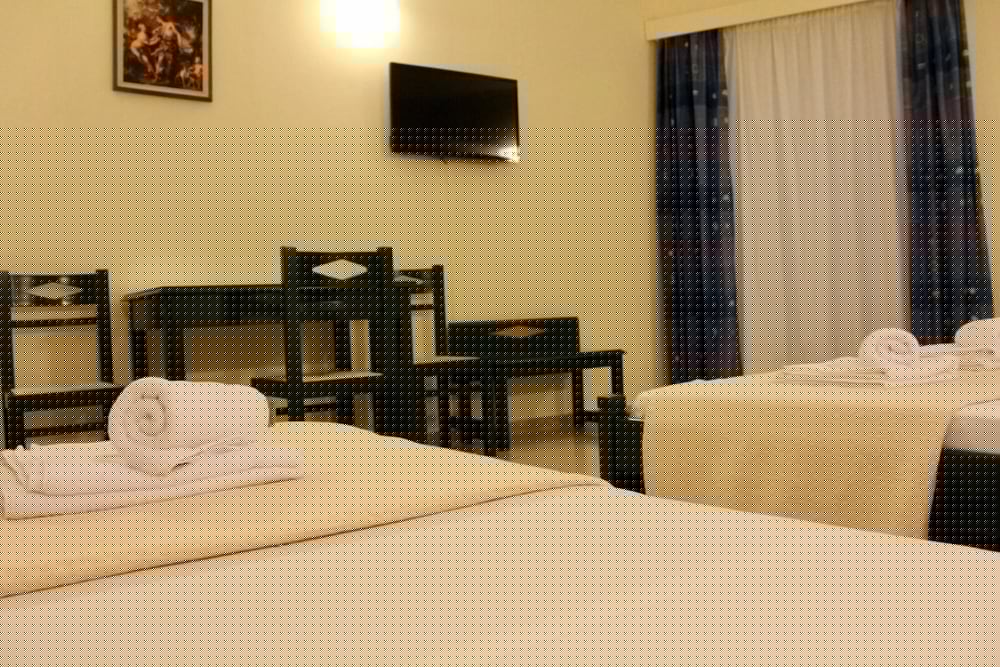 Фото Adonis Hotel