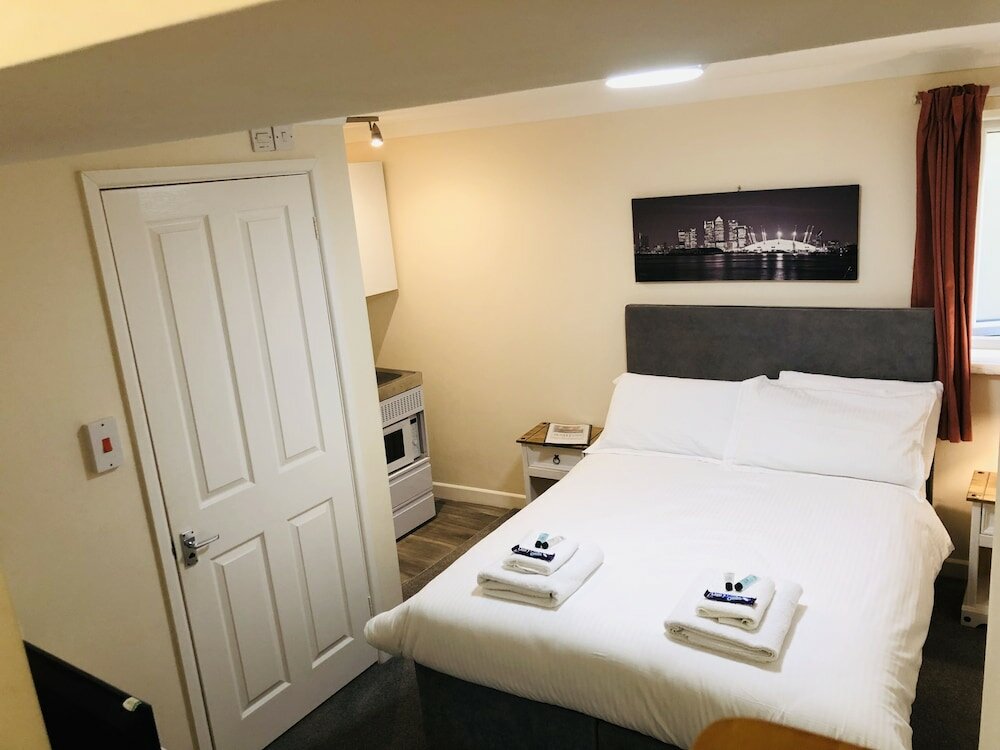 Фото Royal Ashton Hotel