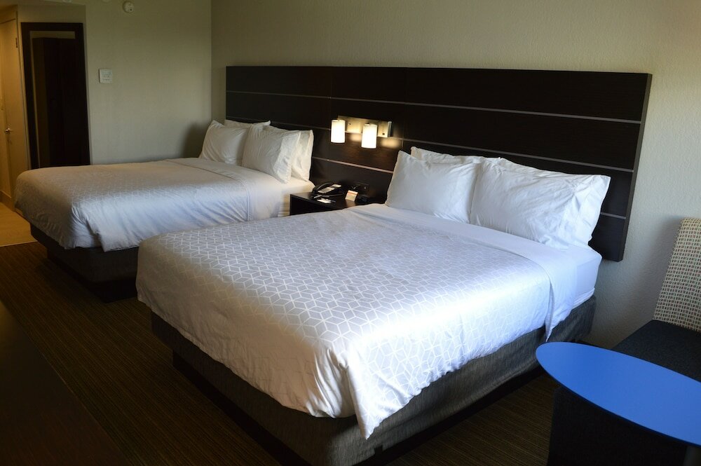 Фото Holiday Inn Express & Suites Miami - Hialeah, an Ihg Hotel