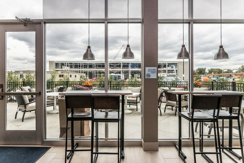 Фото Holiday Inn Express & Suites Allen Park, an Ihg Hotel