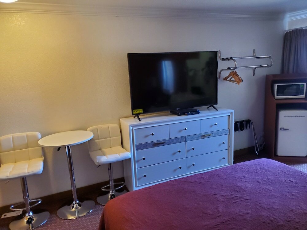 Фото Americana Inn