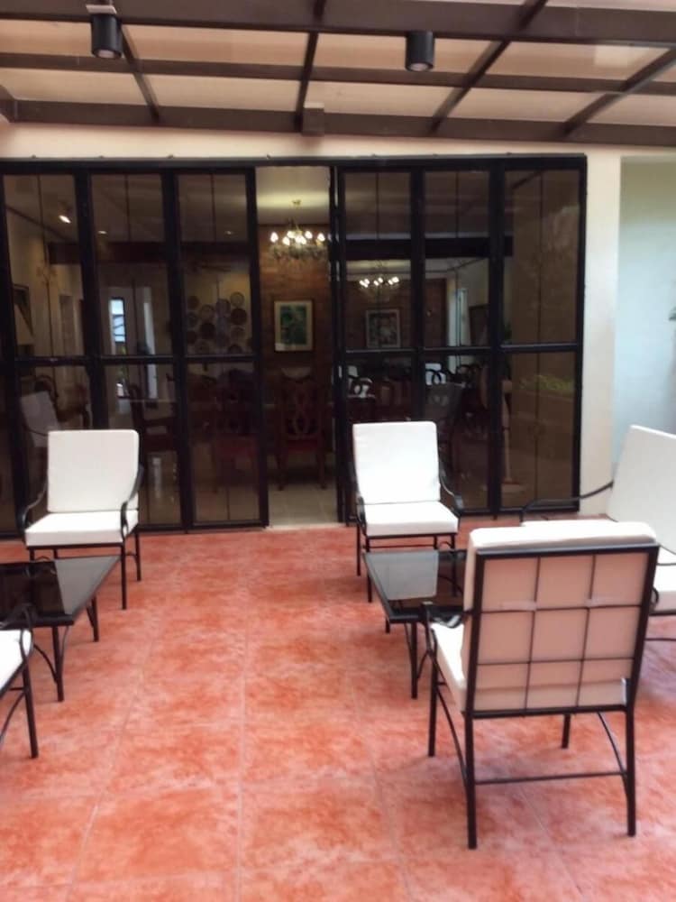 Фото Casa Roces Bed and Breakfast