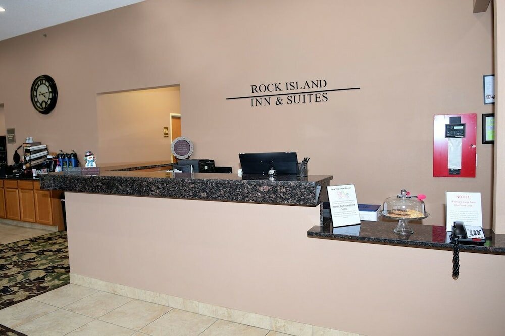 Фото Rock Island Inn & Suites