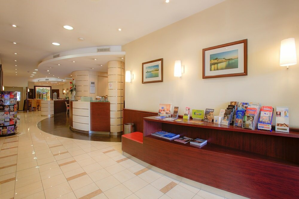 Фото Hôtel Terminus Montparnasse