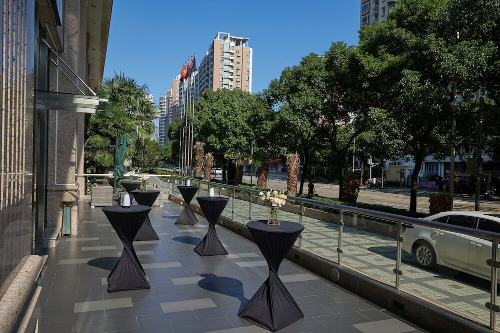 Фото Renaissance Shanghai Pudong Hotel