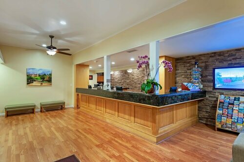 Внешний вид отеля Best Western Plus Santa Barbara в Санта-Барбаре, фото 5