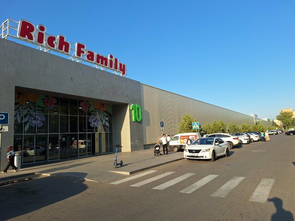 Clothing store Dream White, Almaty, photo