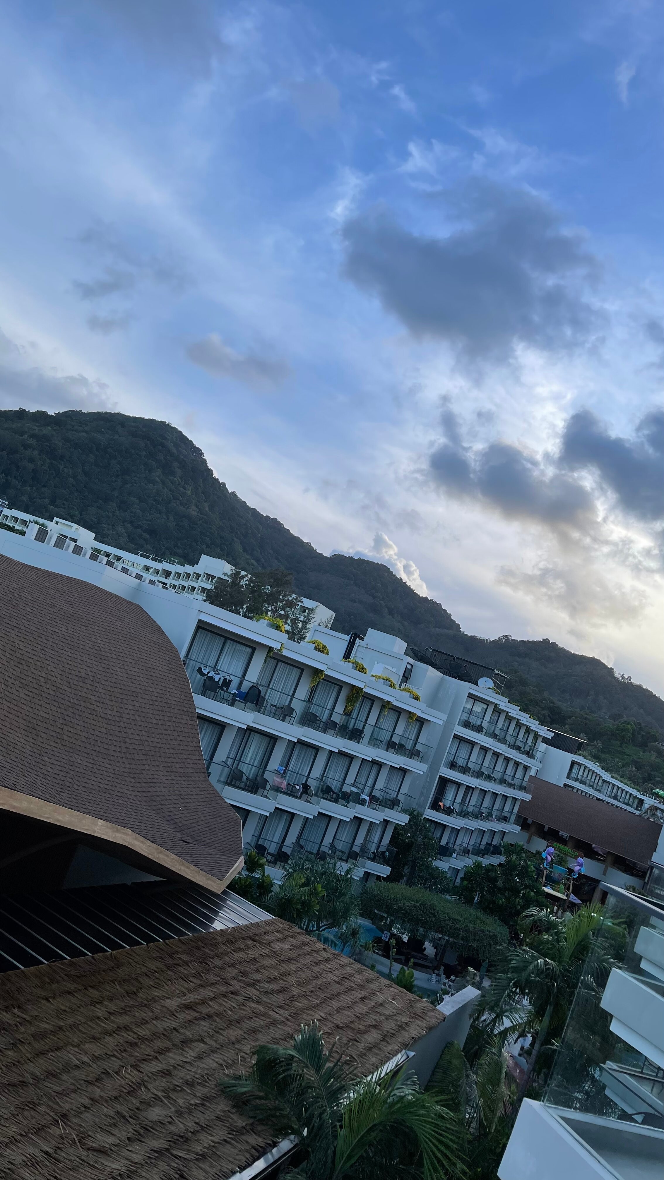 Фото Phuket Emerald Beach Resort