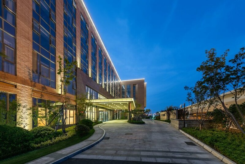 Гостиница Novotel Qingdao New Hope Hotel в Циндао