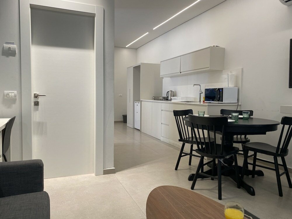 Фото Cozy Apartment in the Heart of Tel Aviv