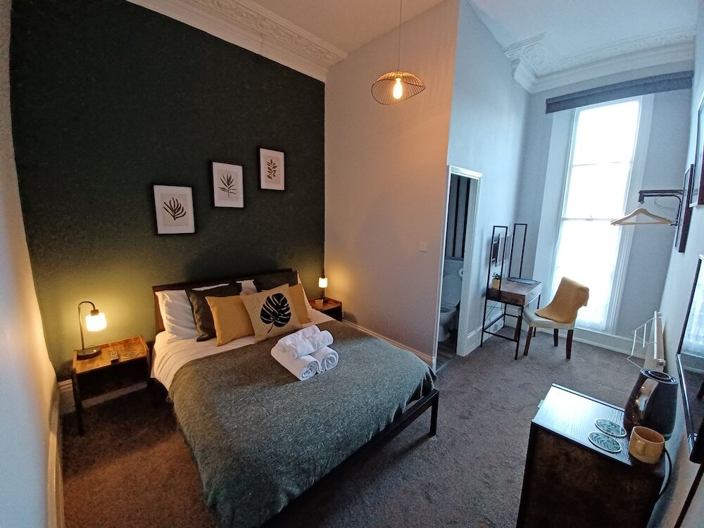 Фото The Chesterfield Guest House