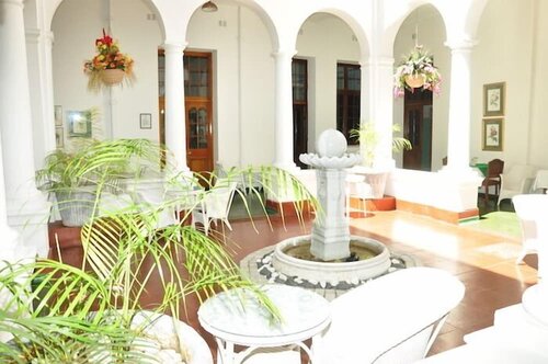 Гостиница The Bulawayo Club в Булавайо