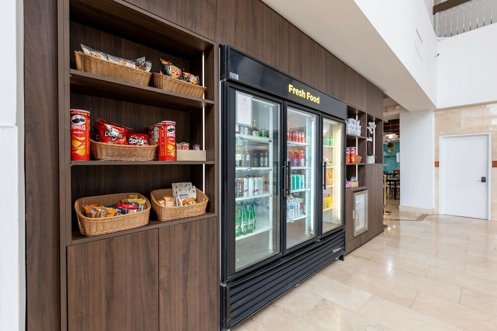 Фото Regency Miami Airport