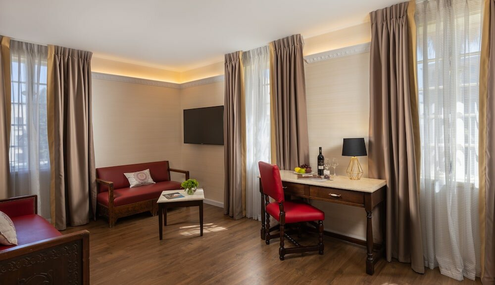 Фото Three Arches Hotel