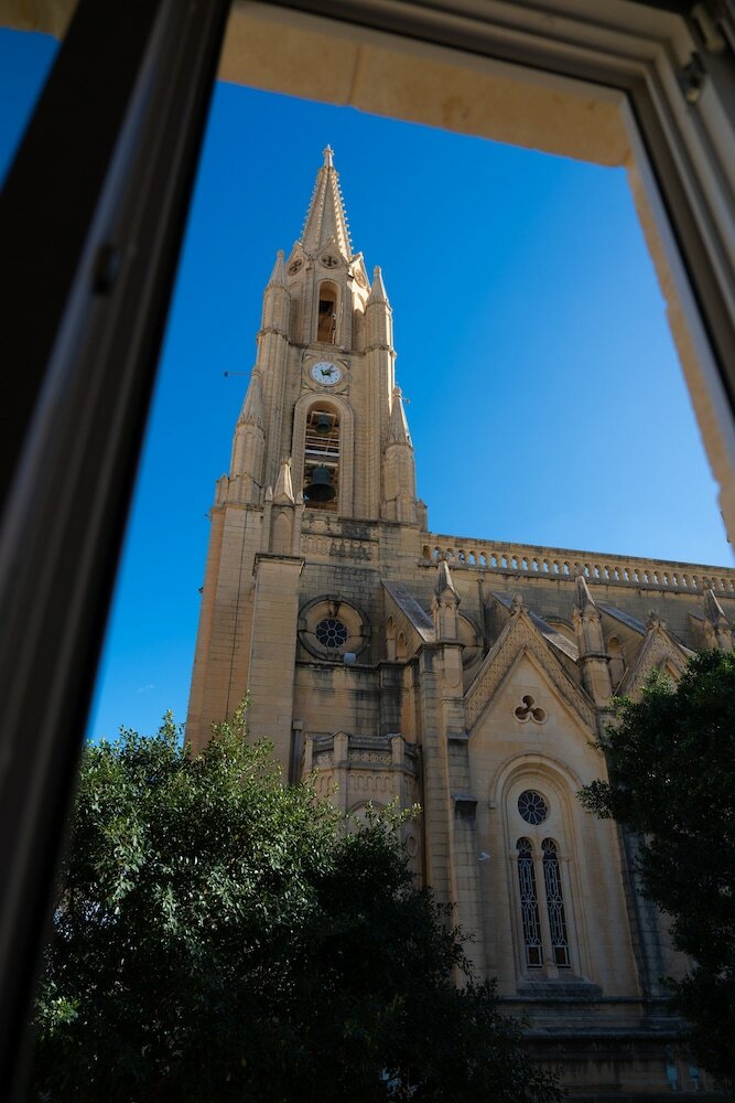 Фото The White Knight Premium Boutique Hotel