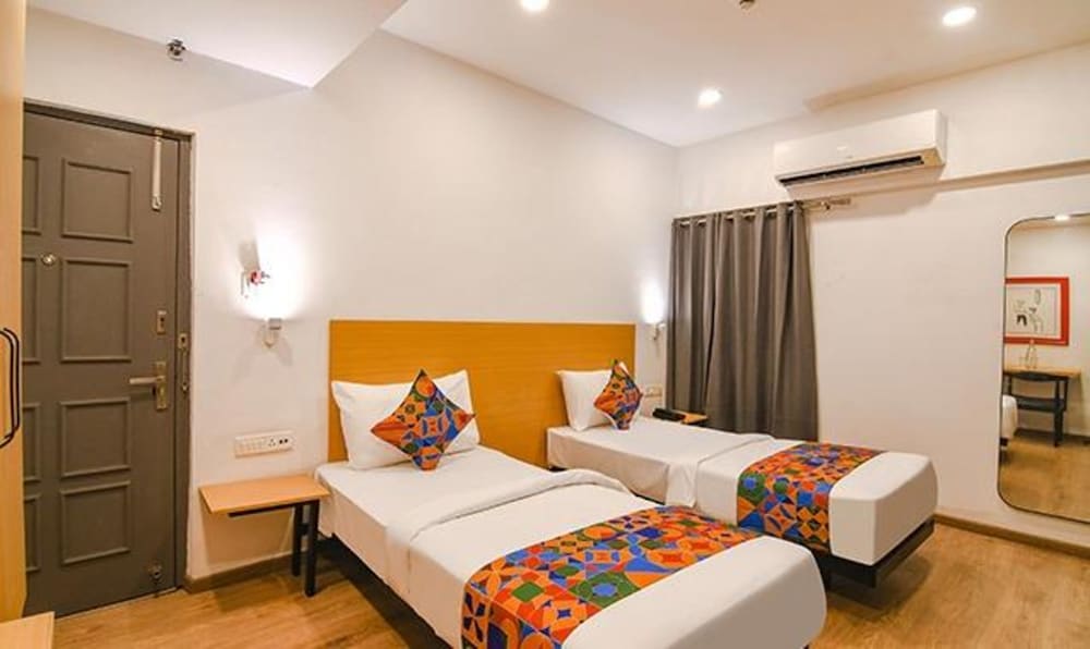Фото Fabhotel Sayeeda International