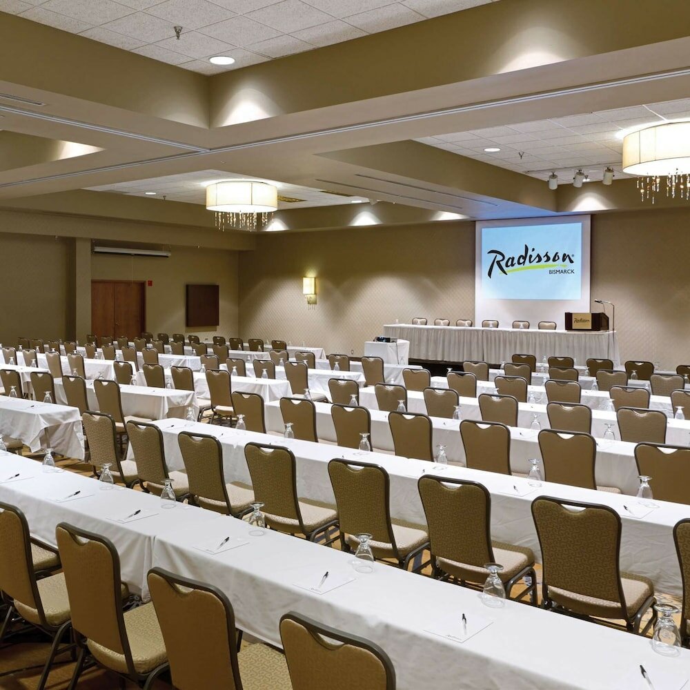 Фото Radisson Hotel Bismarck