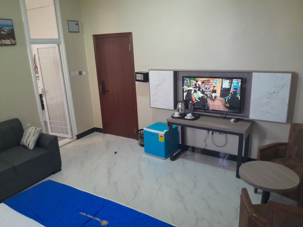 Фото Vegas Luxury Hotel