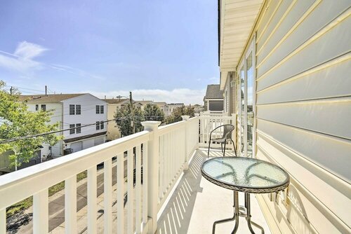 Гостиница Ocean City Family Getaway ~ Qtr-mi to Beach!