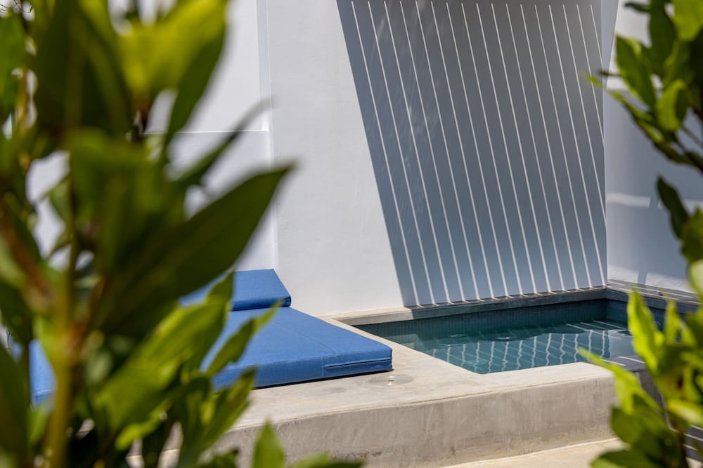 Фото White Holidays Project