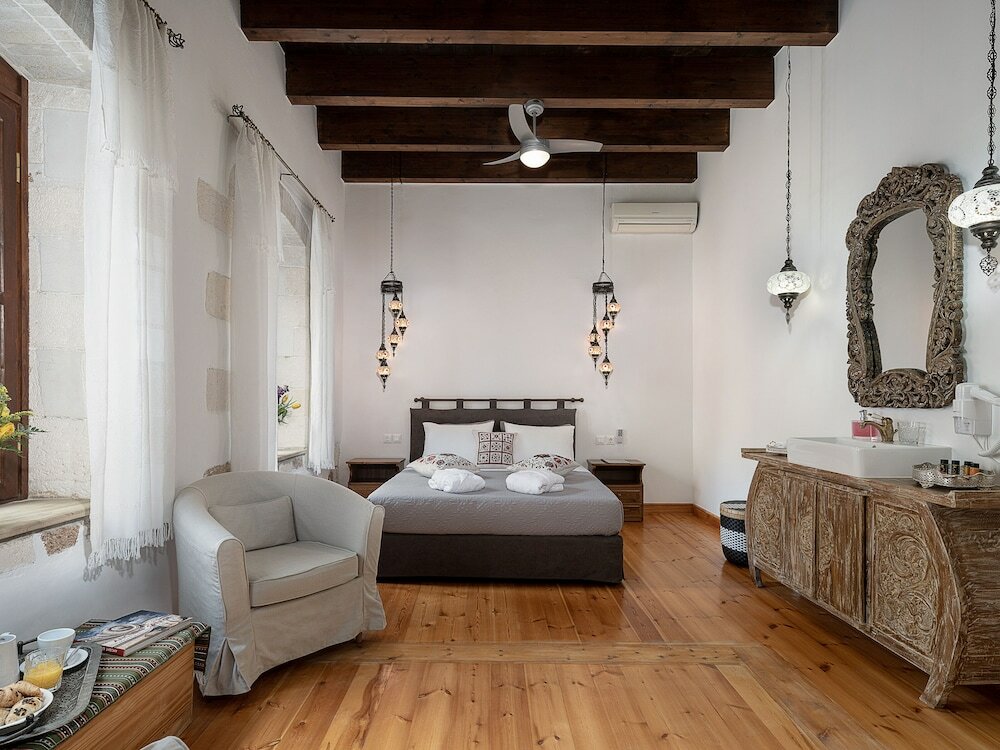 Фото Venetian Palace Chania