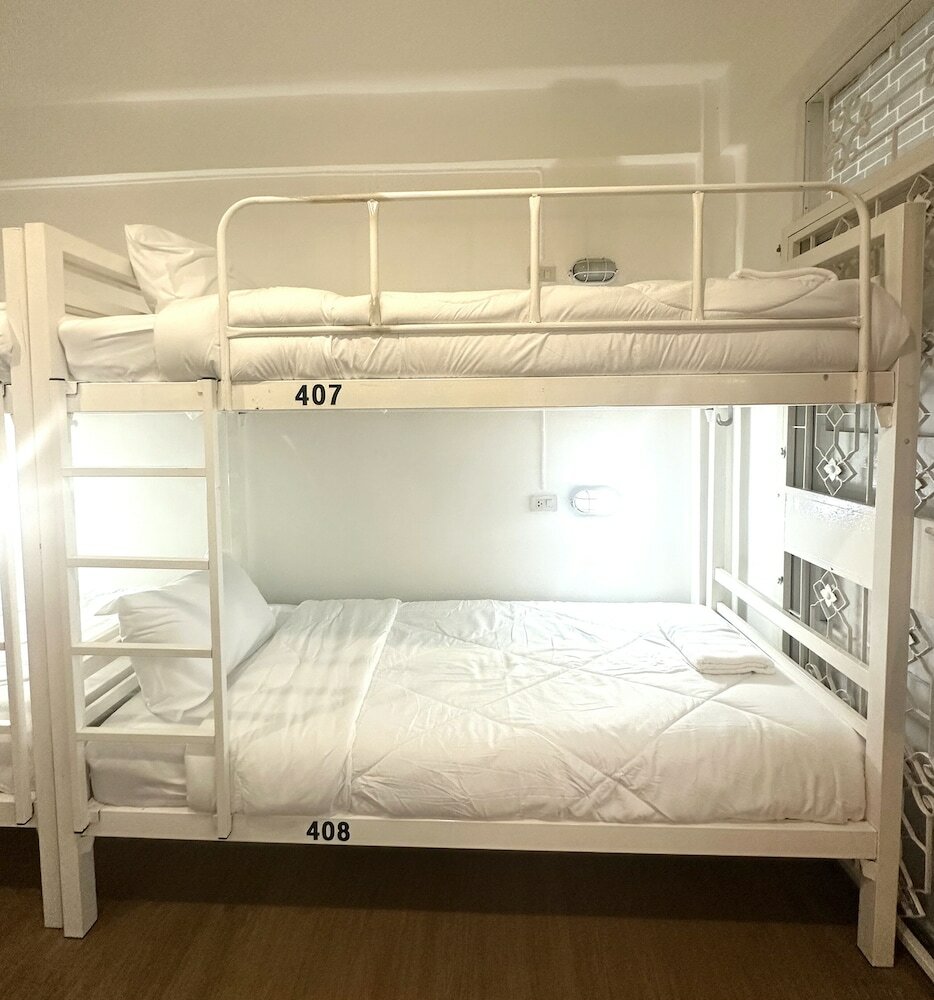 Фото Piccolo Sukhumvit Hostel