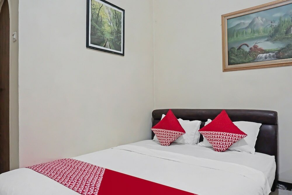 Фото Super Oyo 92134 Bogor Guest House Syariah