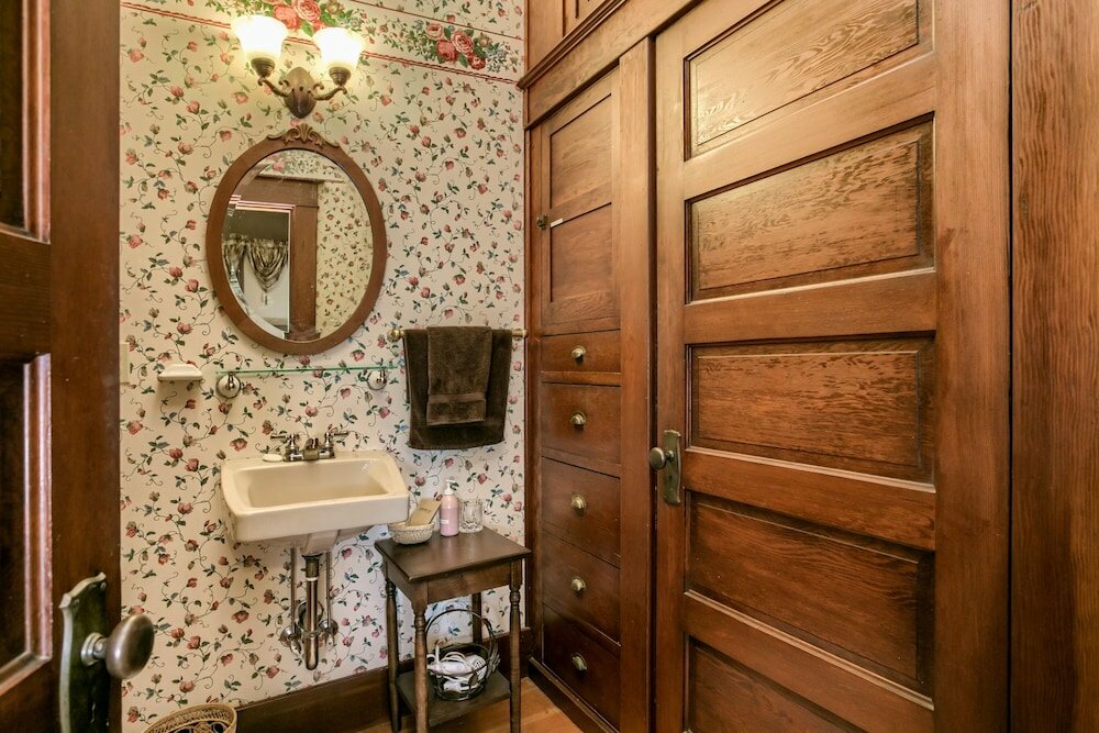 Фото A Cowslip's Belle Inn