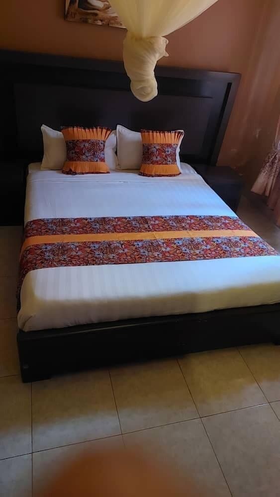 Фото The Spot Hotel