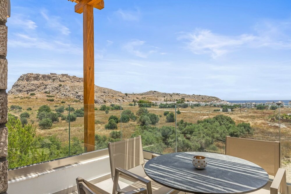 Фото Kouros Stone Suites